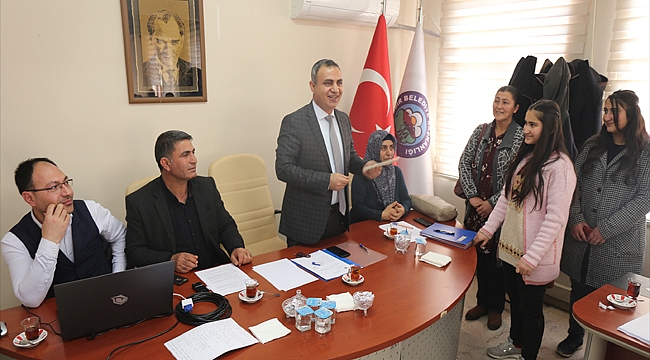 Başkan Yikit’ten Genç Yazar Türkeli’ye Destek