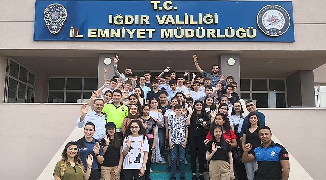 "Biz Anadolu'yuz Projesi Kapsamında Öğrencilerden Emniyet Müdürlüğüne Ziyaret