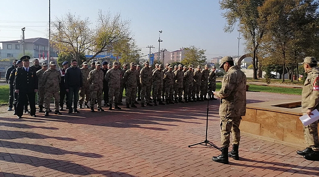 Jandarma Komutanlığı 10 Kasım Anma Törenlerini Mehmet Çavuş Anııtında Yaptı