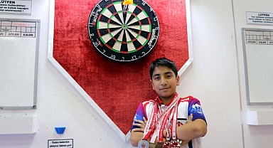 Elazığlı İbrahim dart sporunda şampiyon olunca hedef büyüttü