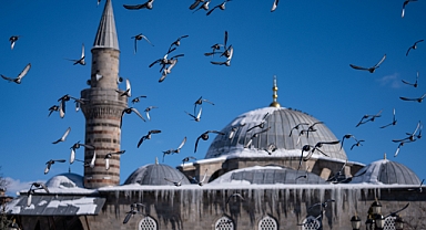 Erzurum'un Tarihi Mekanlarında Güvercinler Görsel Şölen Sunuyor