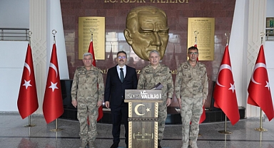 Jandarma Genel Komutan Yardımcısı ve Beraberindeki Heyet, Iğdır Valisi Ercan Turan'ı Ziyaret Etti