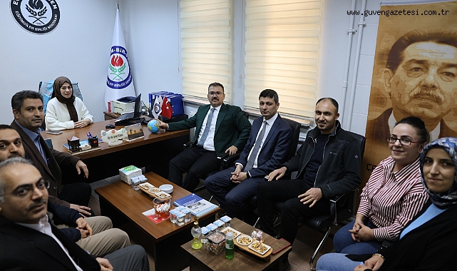 Vali Ercan Turan, Iğdır Eğitim-Bir-Sen 2 Nolu Şube Başkanlığını Ziyaret Etti