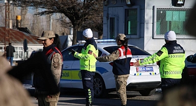 Van'da farklı suçlardan aranan 72 şüpheli yakalandı