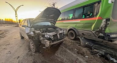 Van'da zincirleme trafik kazasında 1 kişi yaralandı