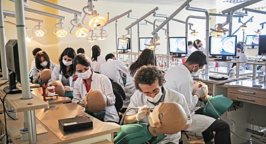 Atatürk Üniversitesi Diş Hekimliği Fakültesi'nde 