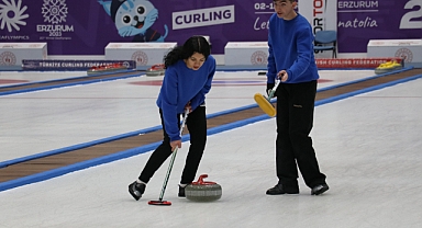 Erzurum'da EİT 2025'te curling branşında Kuzey Yamacı SK birinci oldu