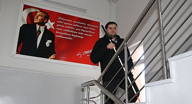 Görme engelli öğretmen, hayalini gerçekleştirdiği meslekle öğrencilerin yolunu aydınlatıyor