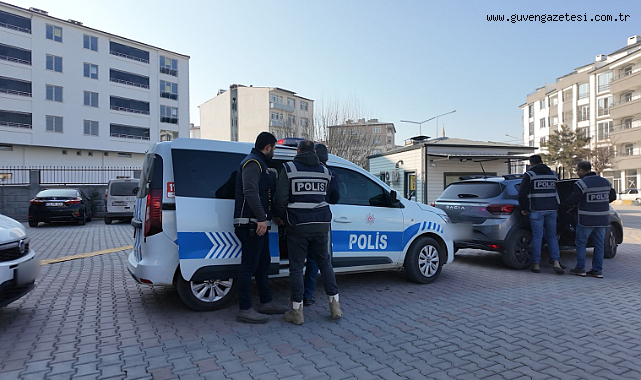IĞDIR'DA GÖÇMEN KAÇAKÇILIĞINA DARBE!