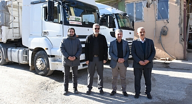 Malatya'dan Suriye'ye 2 tır un gönderildi
