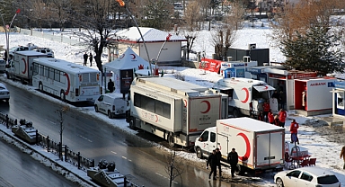 Muş Valisi Çakır, kan bağışında bulundu