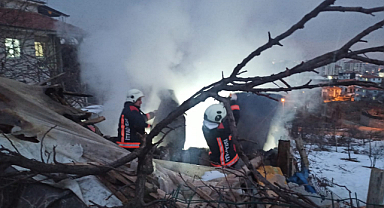 Ahırda çıkan yangında 25 küçükbaş hayvan telef oldu