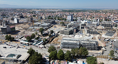 Depremlerden sonra yapımına başlanan Malatya çarşısının yapım süreci dronla görüntülendi