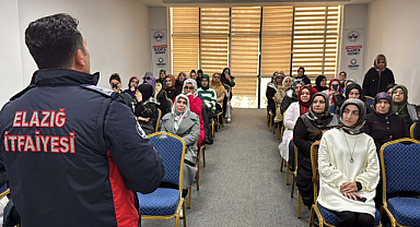 Elazığ'da anneler yangınlara müdahale eğitimi alıyor