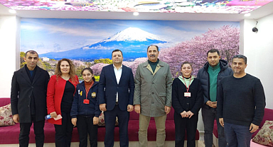 Iğdır'da Eğitim Ziyaretleri: Aziz Gün ve Dr. Ufuk Dilekçi Öğrencilerle Buluştu