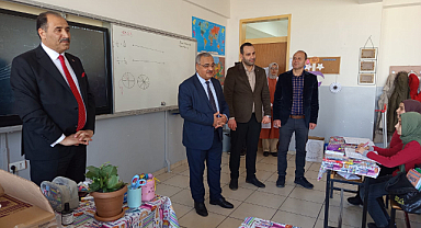 Milli Eğitim Müdürü Aziz Gün ve İl Müftüsü Zahit Demirel'den Şehit Başkomiser Mehmet Parlak İmam Hatip Ortaokulu'na Ziyaret