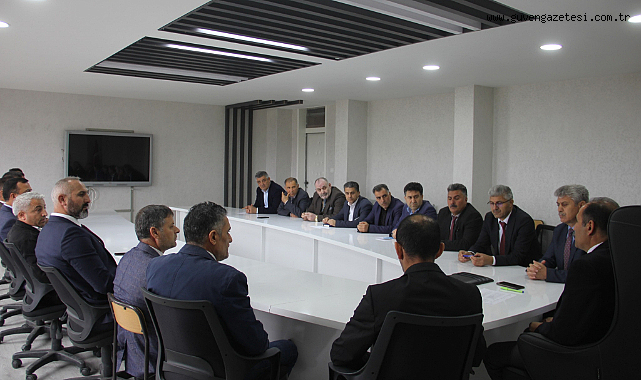 Iğdır'da DYK Kursları Masaya Yatırıldı: İl Milli Eğitim Müdürü Aziz Gün, Okul Müdürleriyle Toplantı Gerçekleştirdi