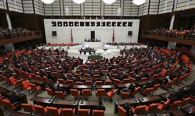 CHP'ye mi katılacaklar? İki milletvekili DEVA Partisi'nden istifa etti