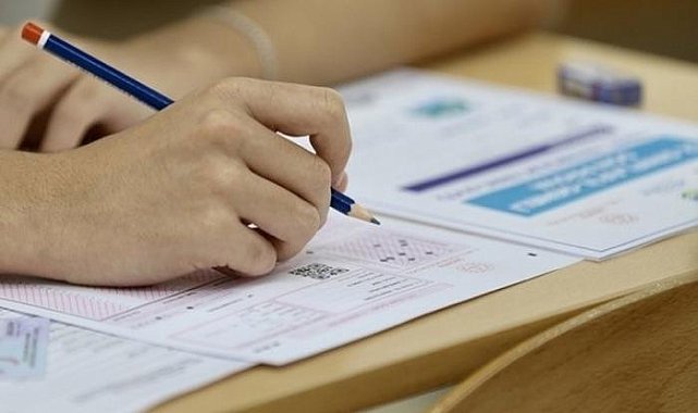 Bursa'dan YKS'de üç Türkiye birincisi çıktı