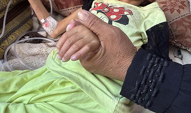 Bombalar, açlık, hastalık... İsrail ablukasındaki Gazze'de can kaybı son 24 saatte 38 artarak 64 bin 756'ya çıktı - Son Dakika Dünya Haberleri CNN Türk