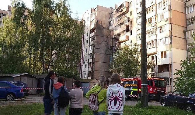 Rusya Kiev'de hükümet binasını vurdu - Son Dakika Dünya Haberleri CNN Türk | Video