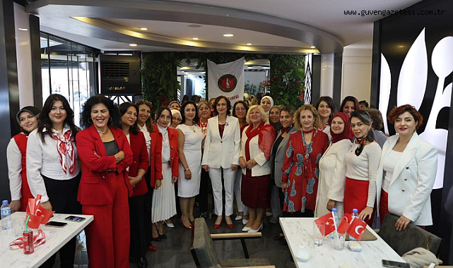 Cumhuriyet'in 102. Yılında Kadınlardan Anlamlı Buluşma