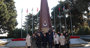 TAİB’ten Bakü’de Türk Şehitleri unutulmadı