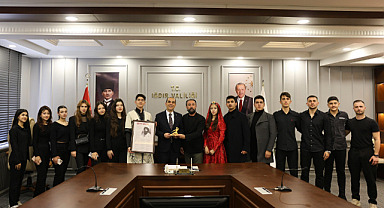 Hançer Dans Topluluğu'ndan Iğdır Valiliği Ziyareti