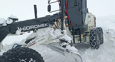 Kapanan Köy Yolları Kısa Sürede Ulaşıma Açıldı