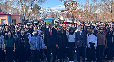 İl Müdürü Aziz Gün, 125. Yıl Anadolu Lisesi'ni Ziyaret Etti, Öğrenci ve Öğretmenlerle Bir Araya Geldi