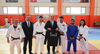 Vali Taşolar'dan Judoculara Moral Ziyareti