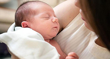 1 Yaş Aşısı Nedir? En Geç Ne Zaman Yapılmalı? Yan Etkileri Var Mı?