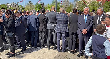 23 Nisan'a damga vuran protesto! CHP'liler arkasını döndü: Bunu kabul etmiyoruz