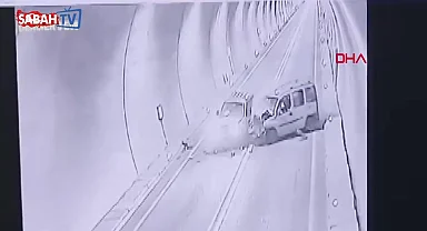 Artvin'de tünelde 7 kişinin yaralandığı kaza kamerada | Video videosunu izle