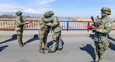 Azerbaycan Askeri Dilucu'ndan Türkiye'ye Girdi