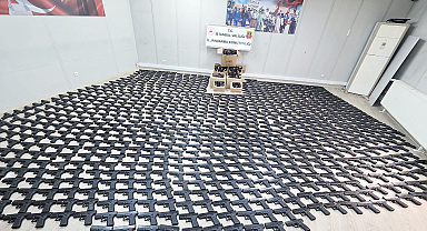 Bu silahlar kime gidiyordu... Kamyonette 1021 tabanca ele geçirildi