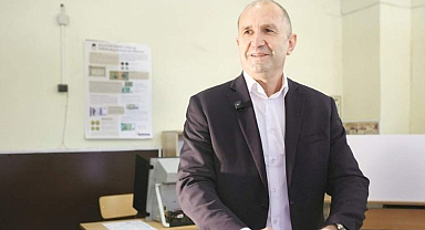 Bulgaristan 5 yılda 8'inci kez sandığa gitti… Radev'den ezici zafer