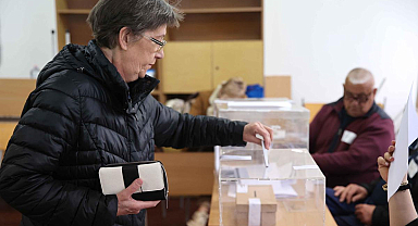 Bulgaristan'da 5 yılda 8'inci seçim: Oy kullanma işlemi başladı