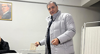 Dekan Çanakçı Güven Tazeledi, Bölge Diş Hekimleri Odası'nda Yeniden Başkan