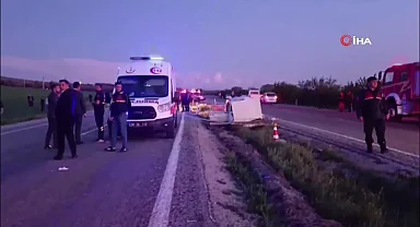 Denizli'de otomobil takla attı: 1 ölü, 4 yaralı | Video videosunu izle