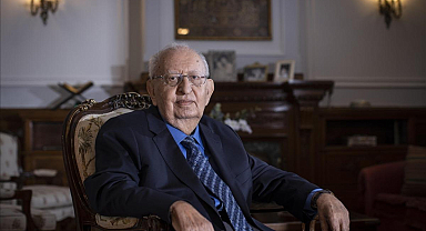 Hüsamettin Cindoruk hayatını kaybetti