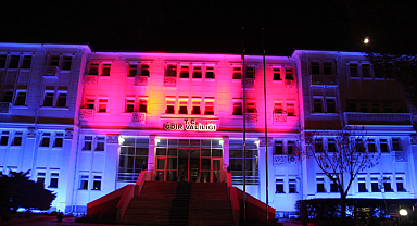 Iğdır'da Otizm Farkındalık Günü'ne Işıkla Destek