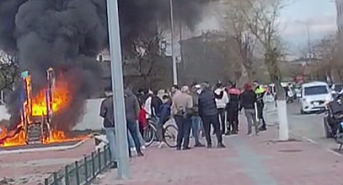 Iğdır'da Parkta Çocuk Oyun Grubu Yakıldıı