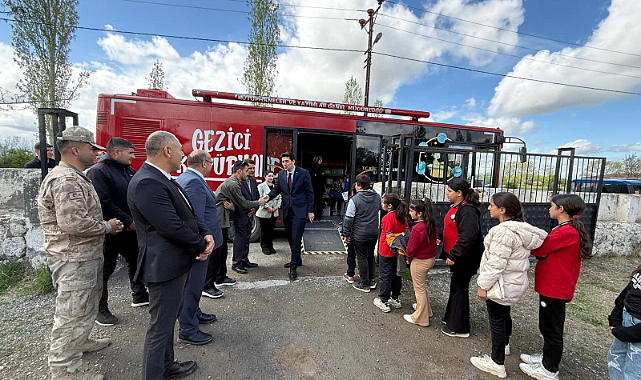 Iğdır Karakoyunlu Cennetabat Köyü’nde Gezici Kütüphane Sevinci