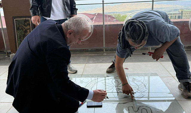 Iğdır Üniversitesinde “Camdan Sanata” Workshop Etkinliği ve Sergisi Yoğun İlgi Gördü