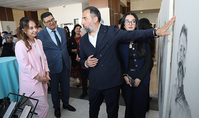Iğdır Üniversitesinde Karakalem Sergisi Açıldı
