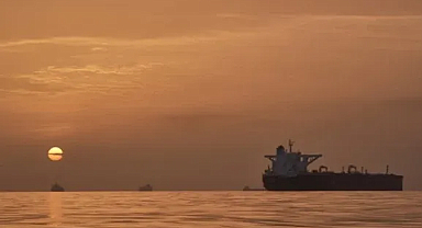 İran, Hürmüz’de ele geçirilen gemileri karasularına çekti: İnceleme başlatıldı