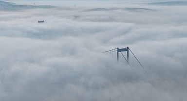 İstanbul'da etkili olan sis havadan görüntülendi