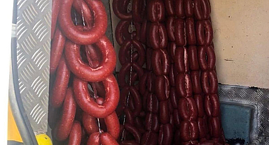 Kırşehir'de 96 kilo kaçak sucuk ele geçirildi
