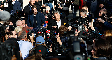 Macaristan'da bir dönem sona erdi! Viktor Orban seçimi kaybetti